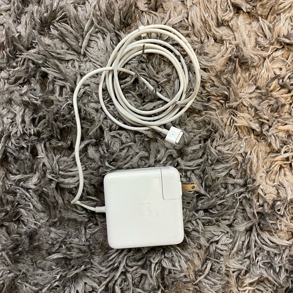 Apple 60W MagSafe Portable Power Adapter